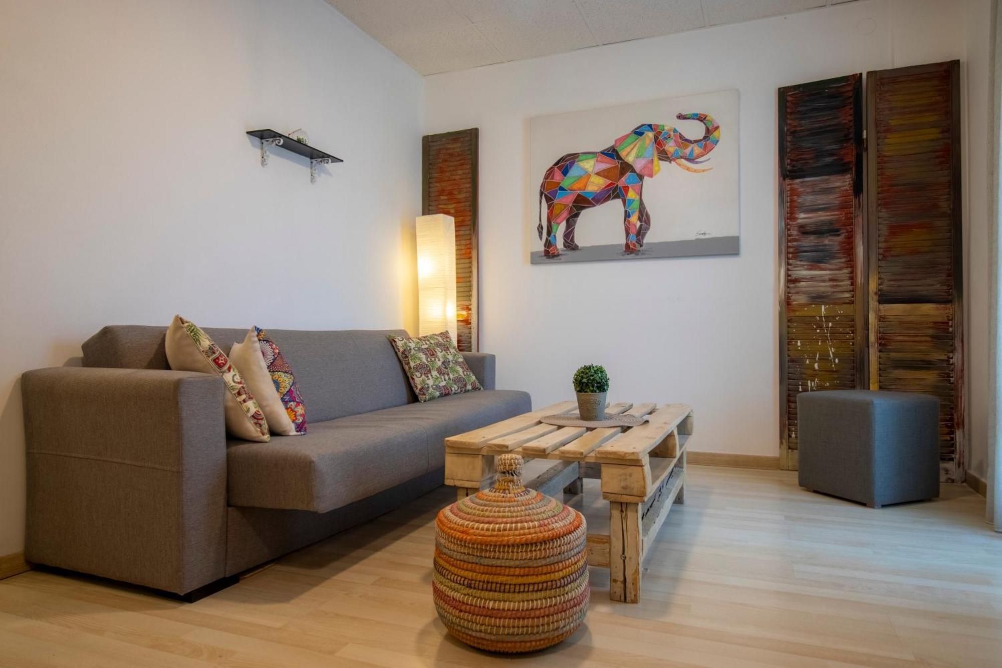 Modern City Apt In The Heart Of Heraklion Exterior photo