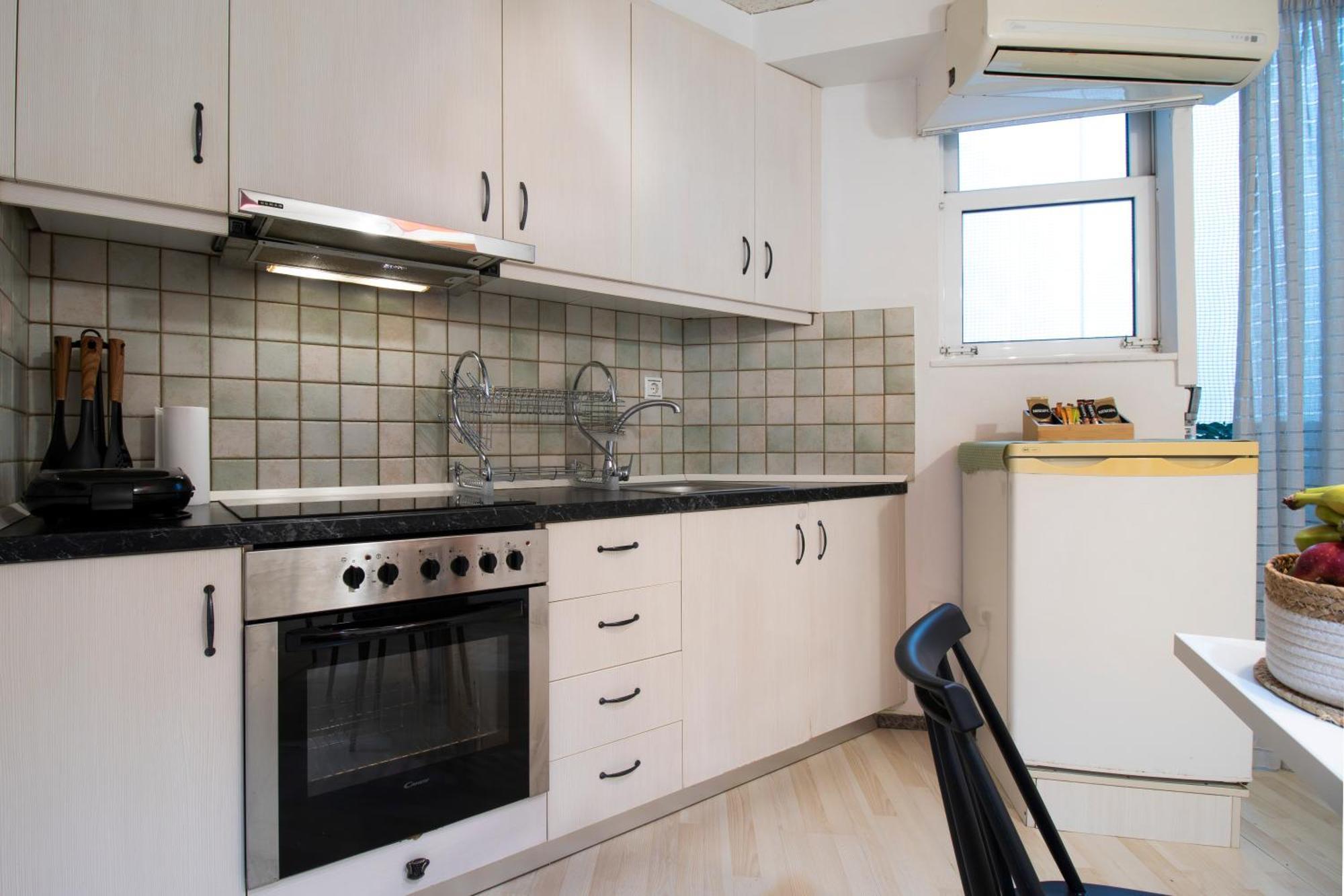 Modern City Apt In The Heart Of Heraklion Exterior photo
