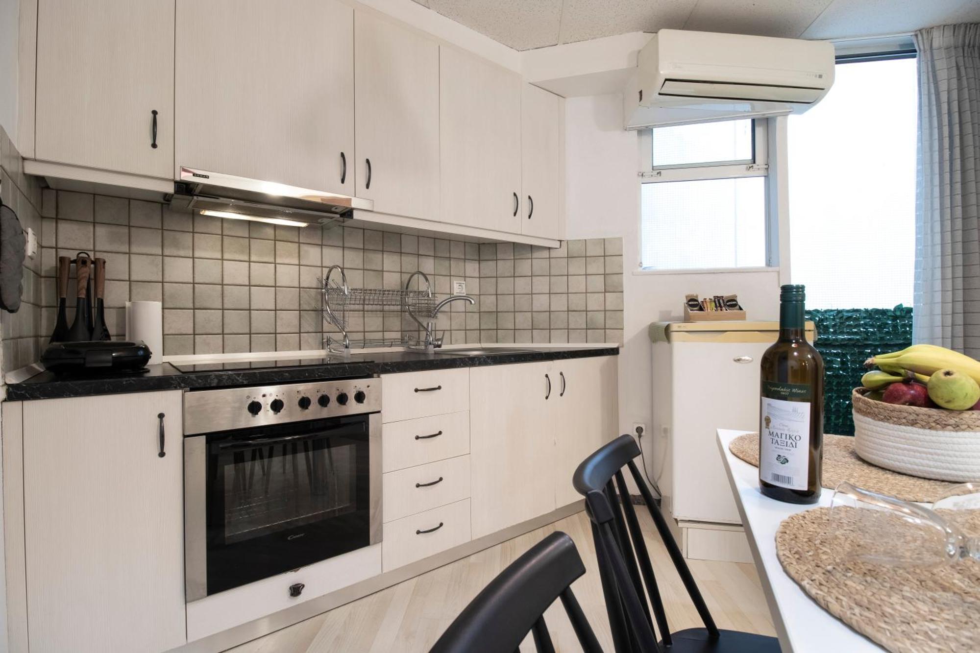 Modern City Apt In The Heart Of Heraklion Exterior photo